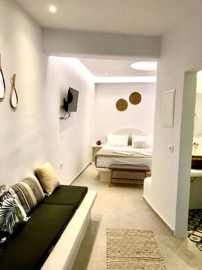 Oldtown Suites Fira Exterior photo